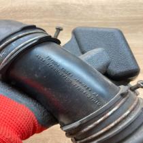 17880 37100   Air intake hose/pipe Toyota Prius (XW30)