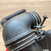 17880 37100   Air intake hose/pipe Toyota Prius (XW30)