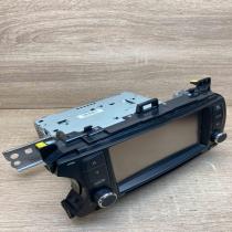 86140 0D020 135000 8270E101  Radio/CD/DVD/GPS head unit Toyota Yaris