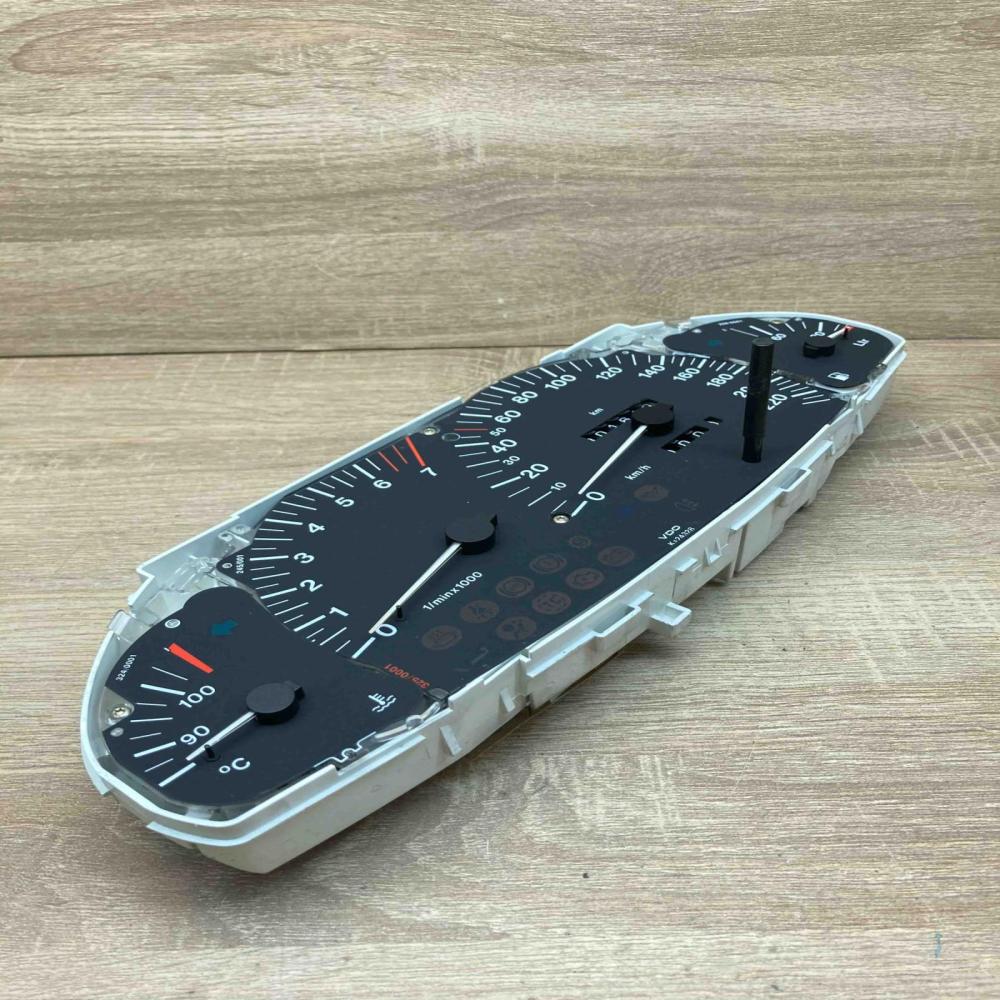 90457947 88481650  Speedometer (instrument cluster) Opel Omega B1