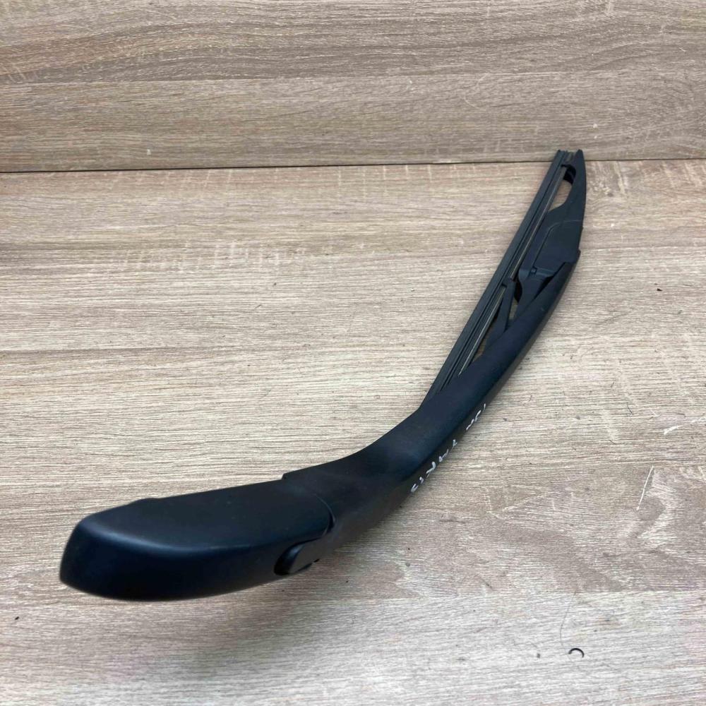 AJ9800 1   Rear wiper blade arm Toyota Auris E180