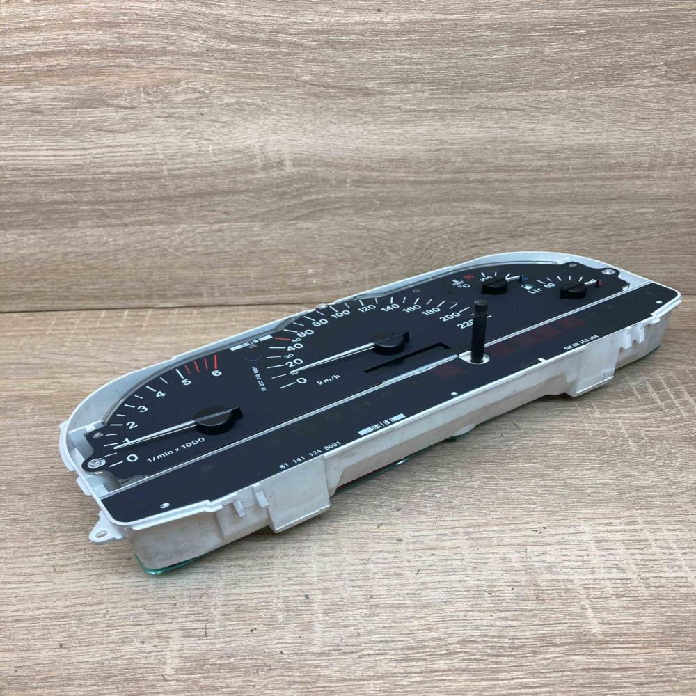 24422215RN 110008911  Speedometer (instrument cluster) Opel Vectra B