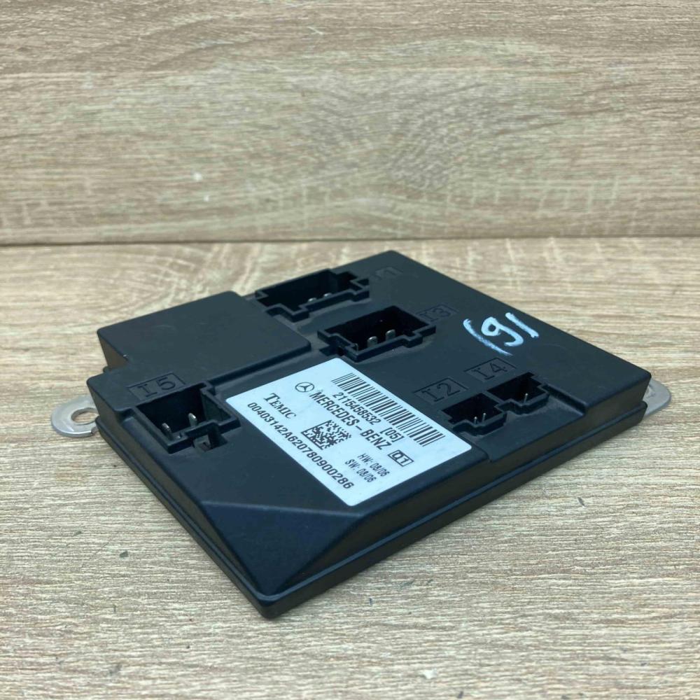 2115458532  Q1 Comfort/convenience module Mercedes-Benz E W211