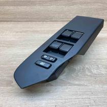 087 0J2D AF GEO024937 20933 Electric window control switch Toyota Auris E180