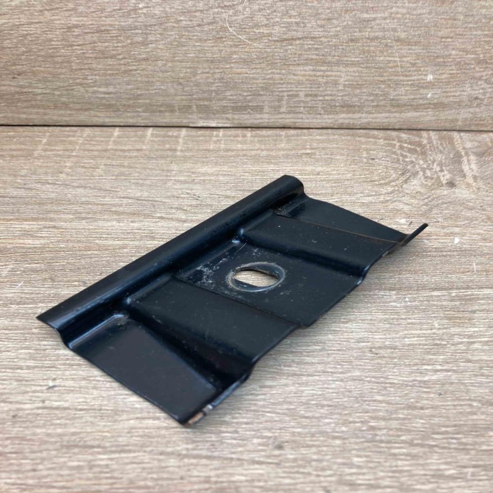 MB W211 Bracket   Other interior part Mercedes-Benz E W211