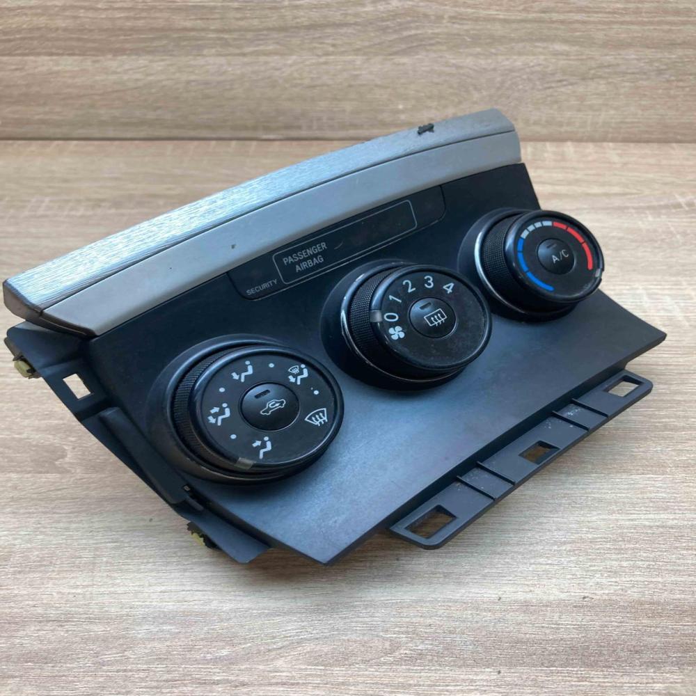 55420 0F030   Climate control unit Toyota Verso