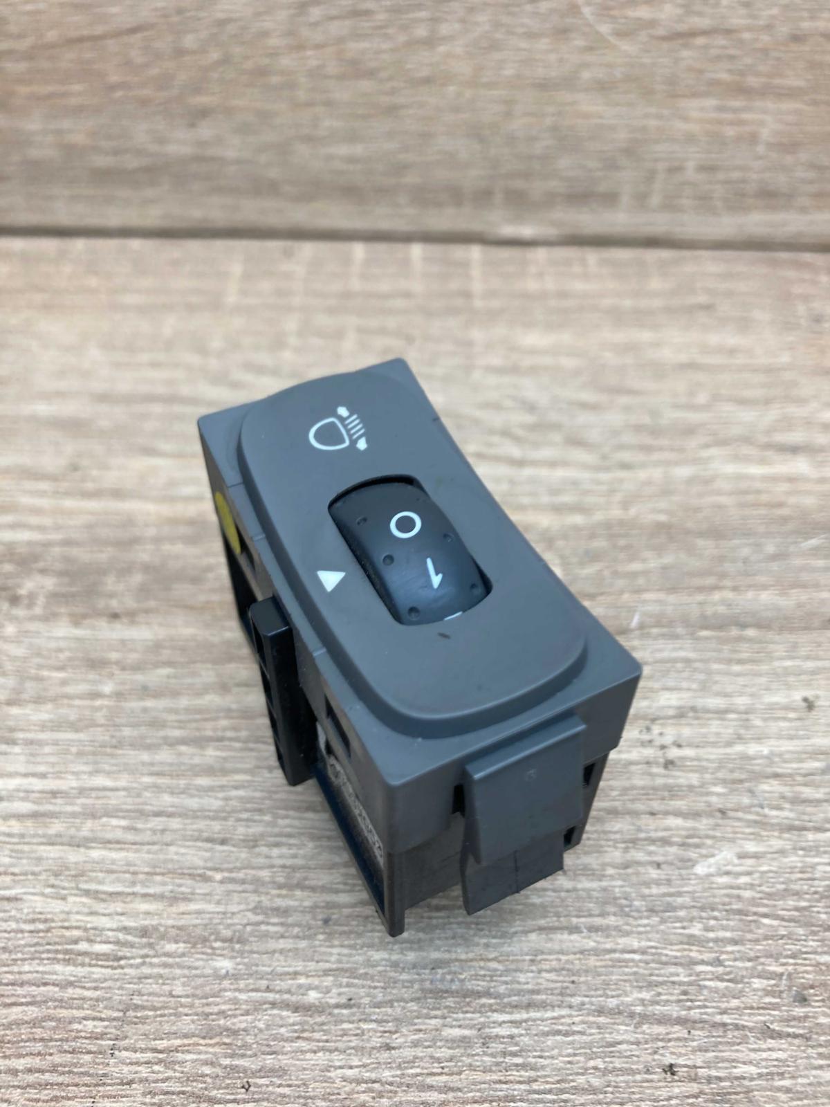 8200032953   Panel lighting control switch Renault Laguna II