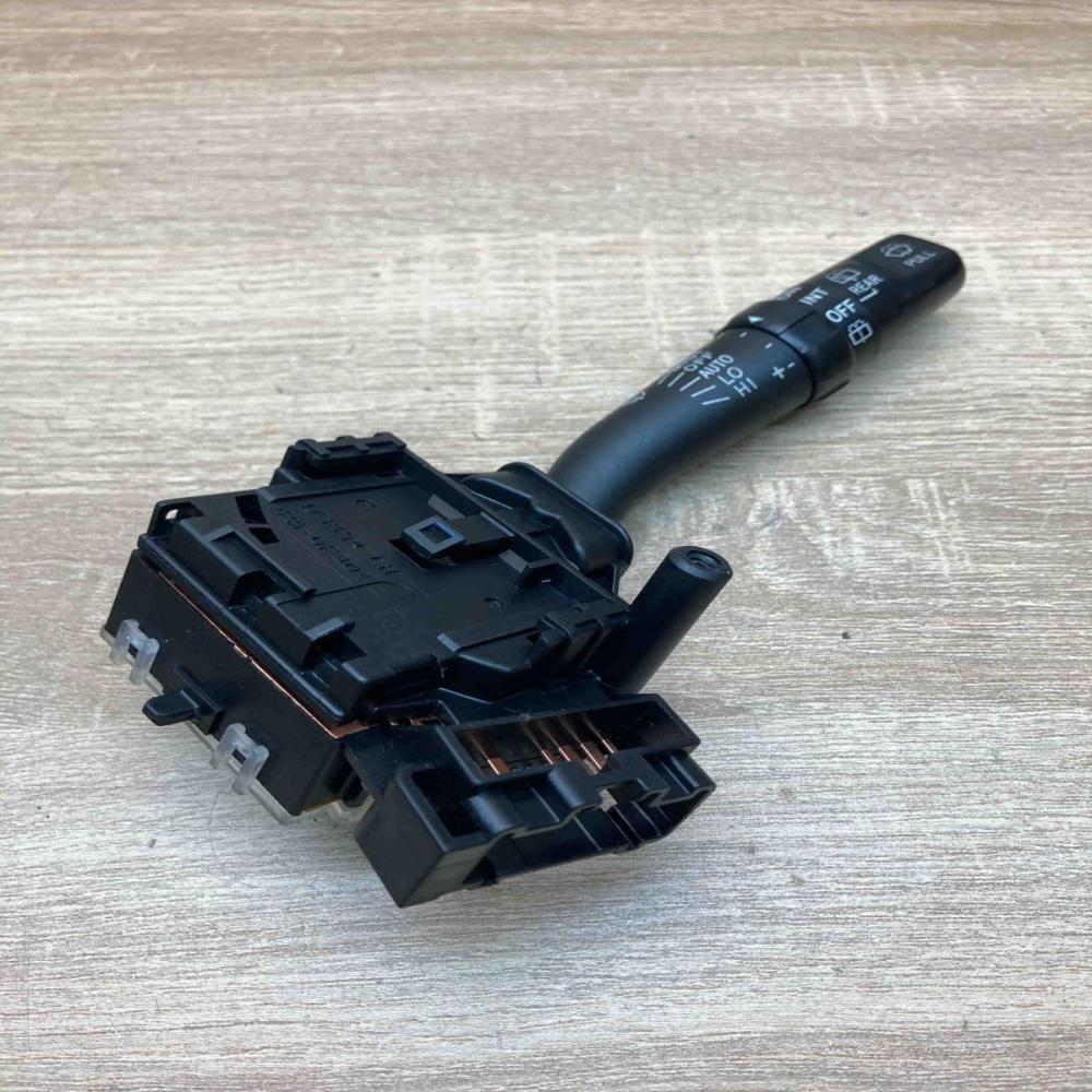 173654 84652 05170  Wiper turn signal indicator stalk/switch Toyota Avensis T250