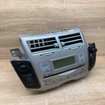 86120 0D210   Radio/CD/DVD/GPS head unit Toyota Yaris
