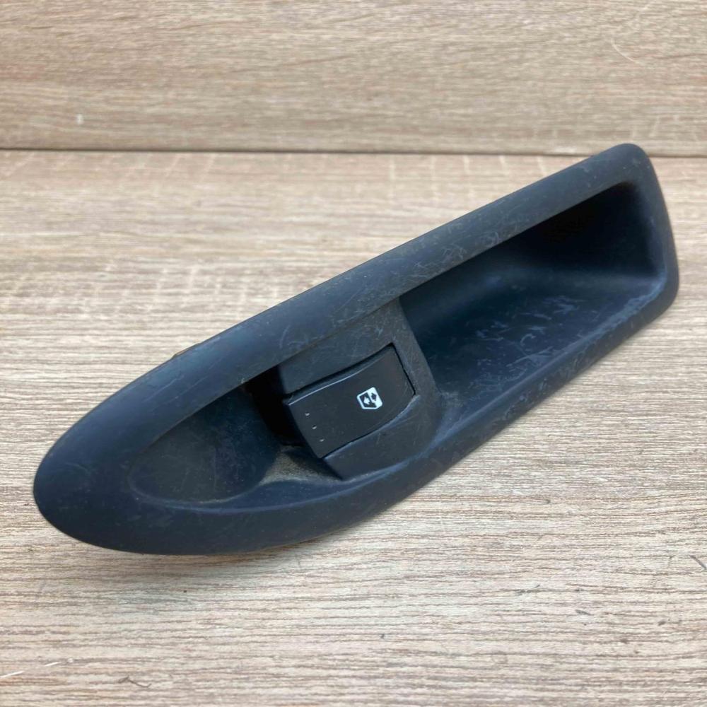 820001604   Electric window control switch Renault Espace -  Grand espace IV