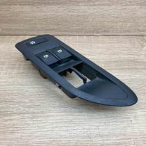 28515   Electric window control switch Renault Megane II