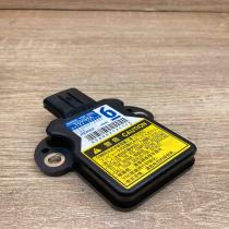 89183 48030 174500 5920  ESP acceleration yaw rate sensor Toyota Prius (XW30)