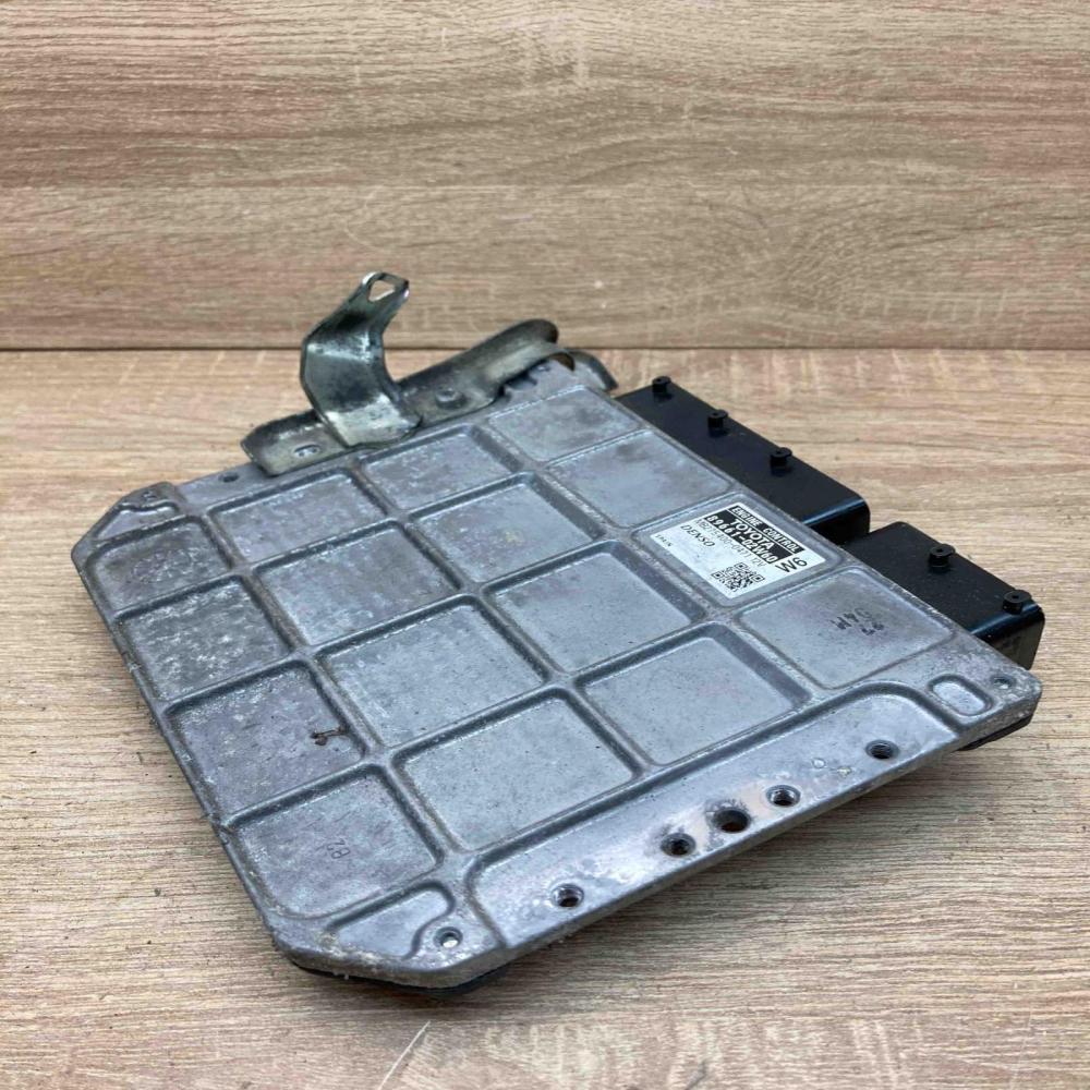 89661 02W60 MB275400 0471  Engine control unit/module ECU Toyota Corolla E140 E1