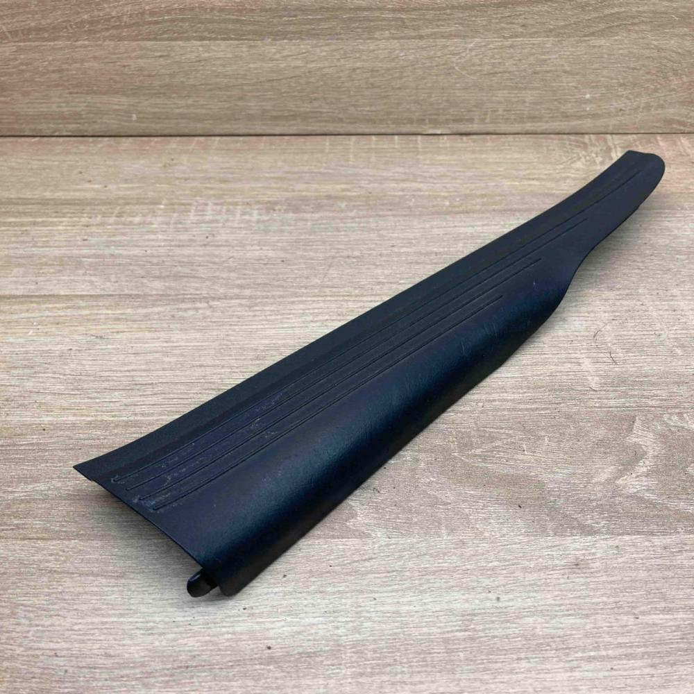 A2116800635  Right Rear Rear sill trim cover Mercedes-Benz E W211
