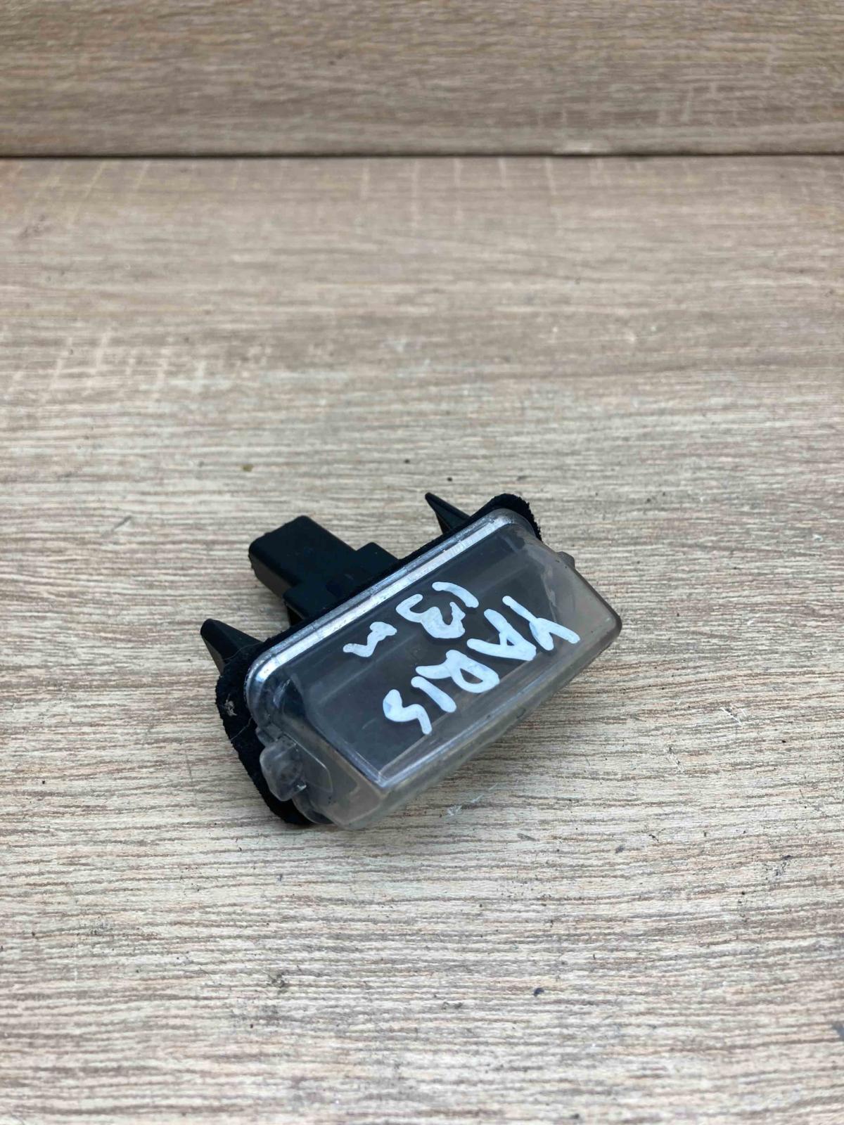 FEKAOD 76   Number plate light Toyota Yaris Verso