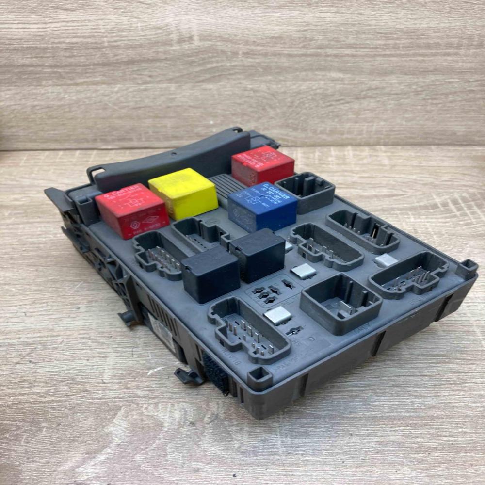 8200004201 E 8200141151  Fuse module Renault Espace -  Grand espace IV