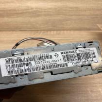 8200002607 160607040603  Radio/CD/DVD/GPS head unit Renault Laguna II