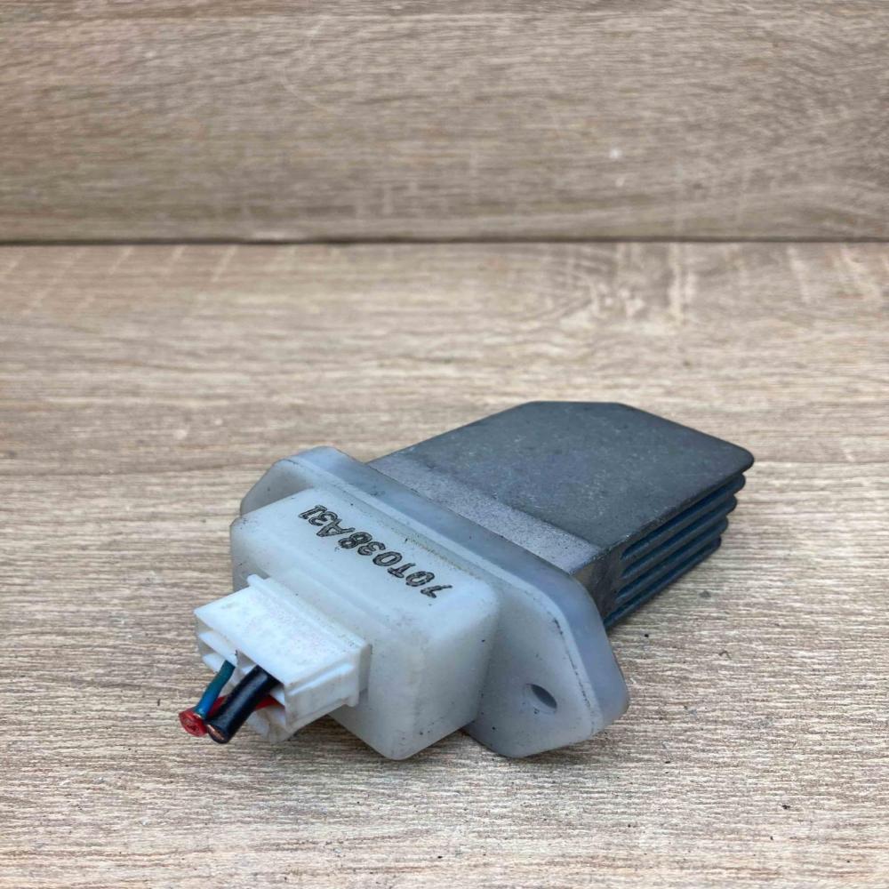 70T038A31  With Plug Heater blower motor/fan resistor Toyota Avensis T250