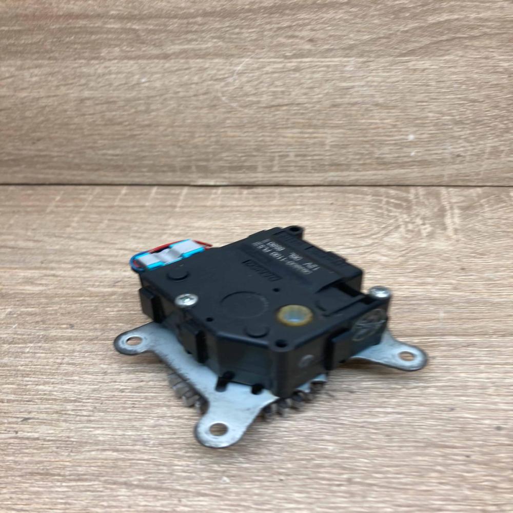 063800 1100 12V06L6580 With Plug Air flap motor/actuator Toyota RAV 4 (XA30)