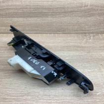 74231 02D20   Electric window control switch Toyota Auris E180