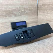 74231 02D20   Electric window control switch Toyota Auris E180