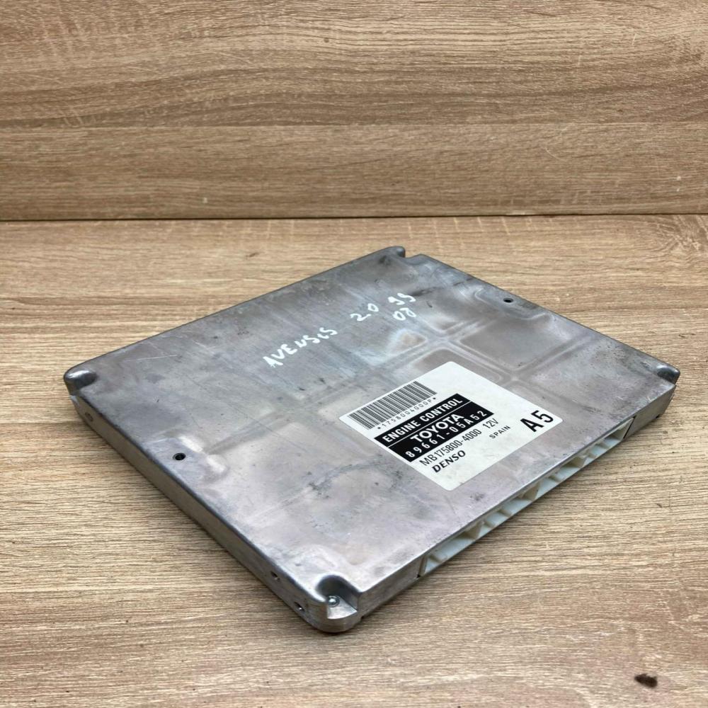 89661 05A52 MB175800 4000  Engine control unit/module ECU Toyota Avensis T250