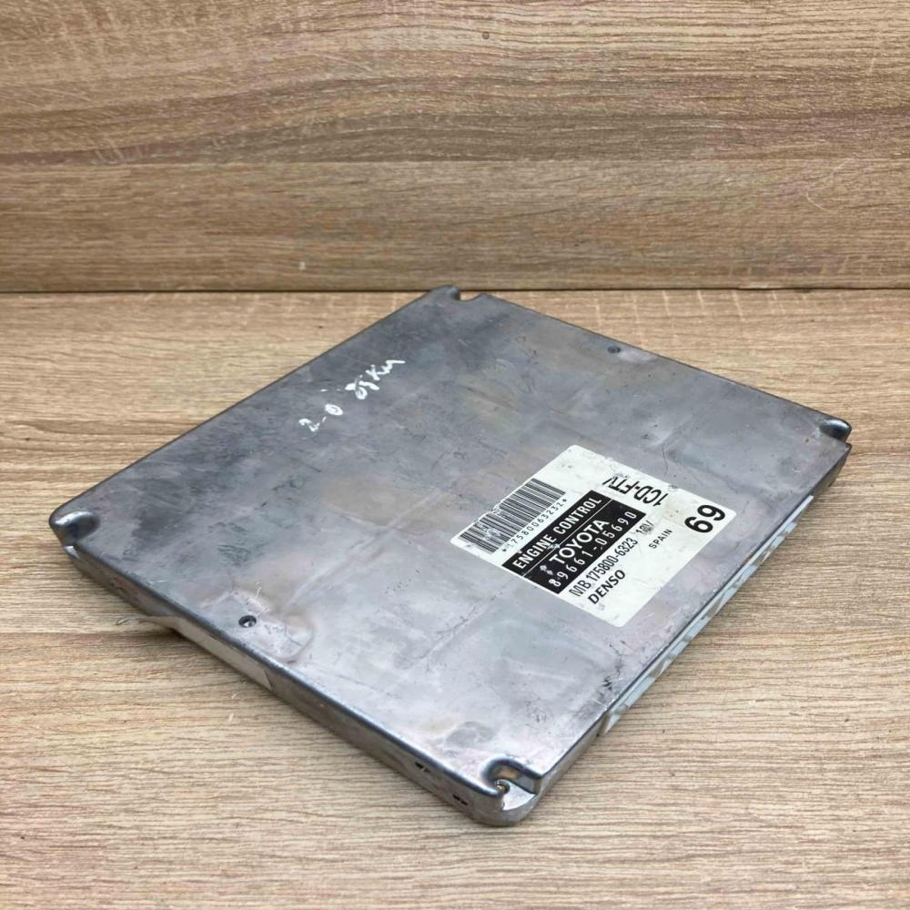 89661 05690 mb175800 6323  Engine control unit/module ECU Toyota Avensis T250
