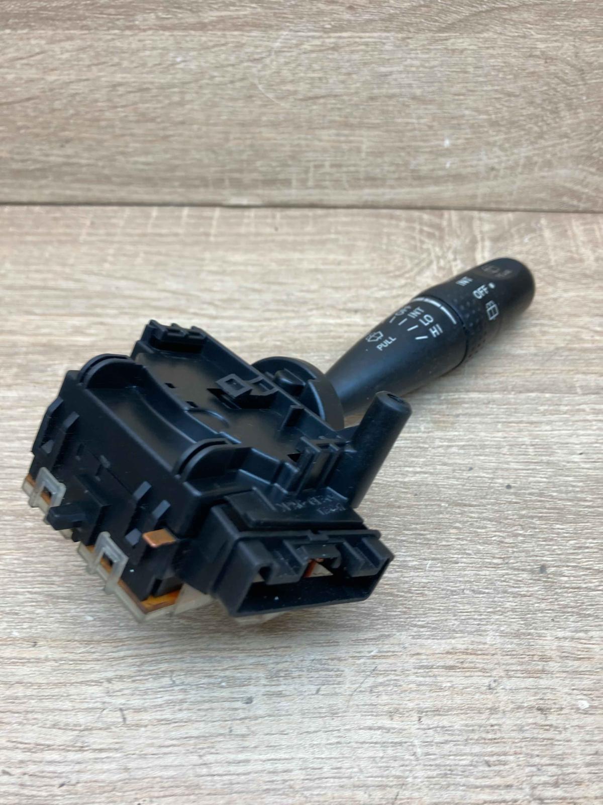 02290 173738 173647  Wiper control stalk Toyota Corolla E120 E130