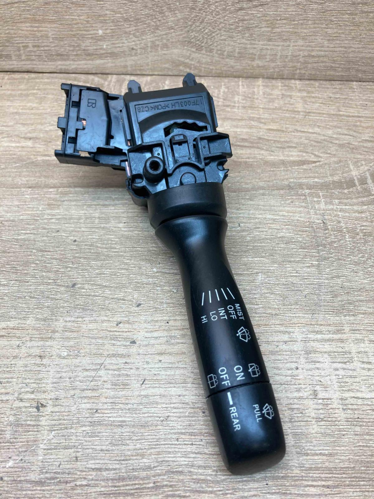 17F003LH 0D030 17F144  Wiper control stalk Toyota Auris 150