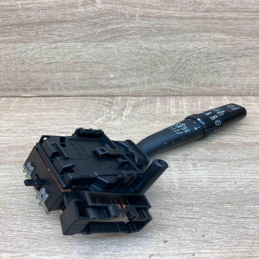 84652 05170 173654  Wiper control stalk Toyota Avensis T250