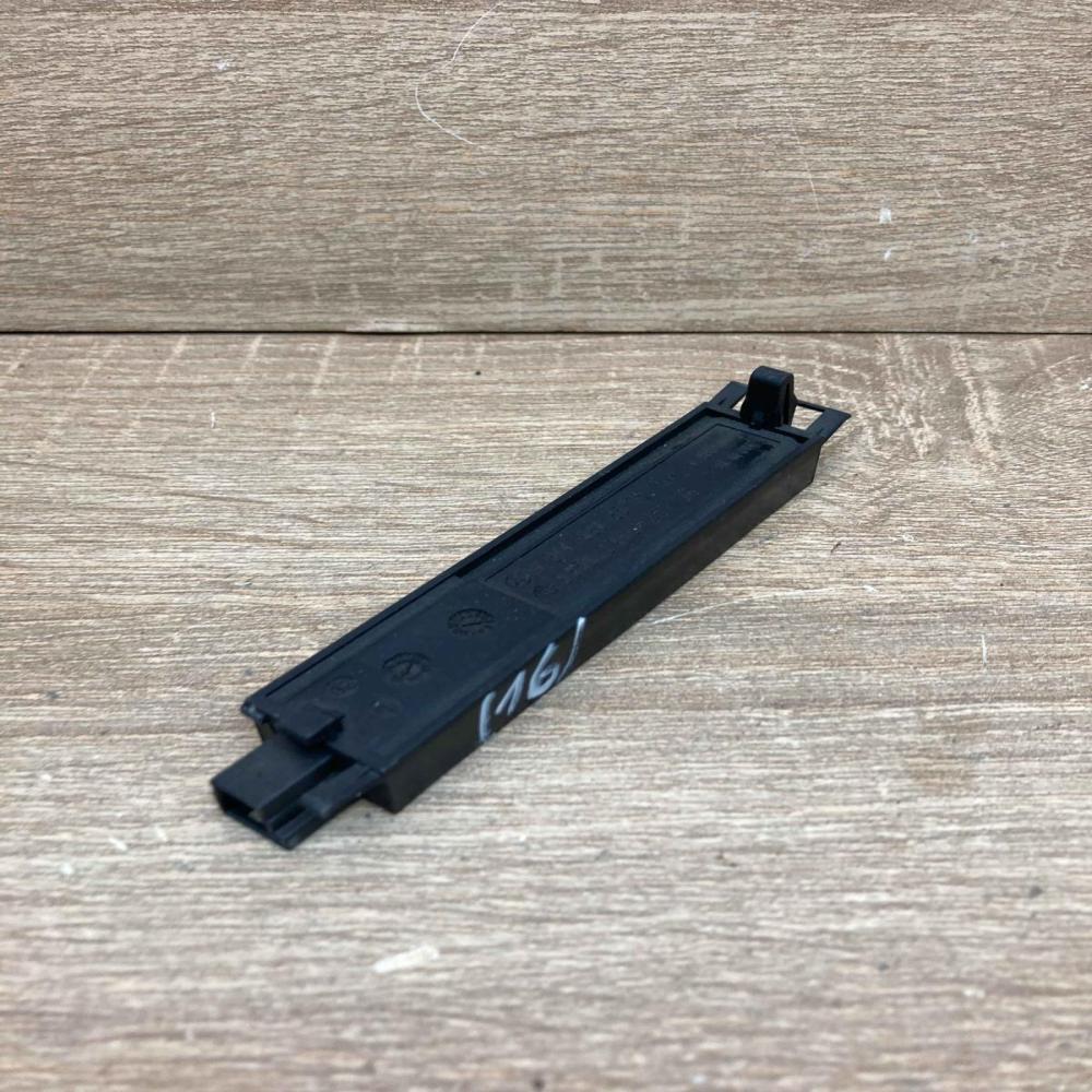 A2118202575 335014015252  Aerial antenna amplifier Mercedes-Benz E W211