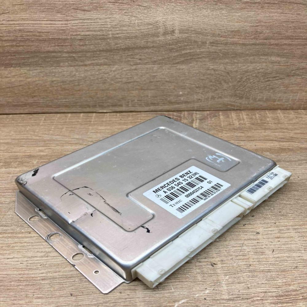 A0365451532   Suspension control unit/module Mercedes-Benz E W211