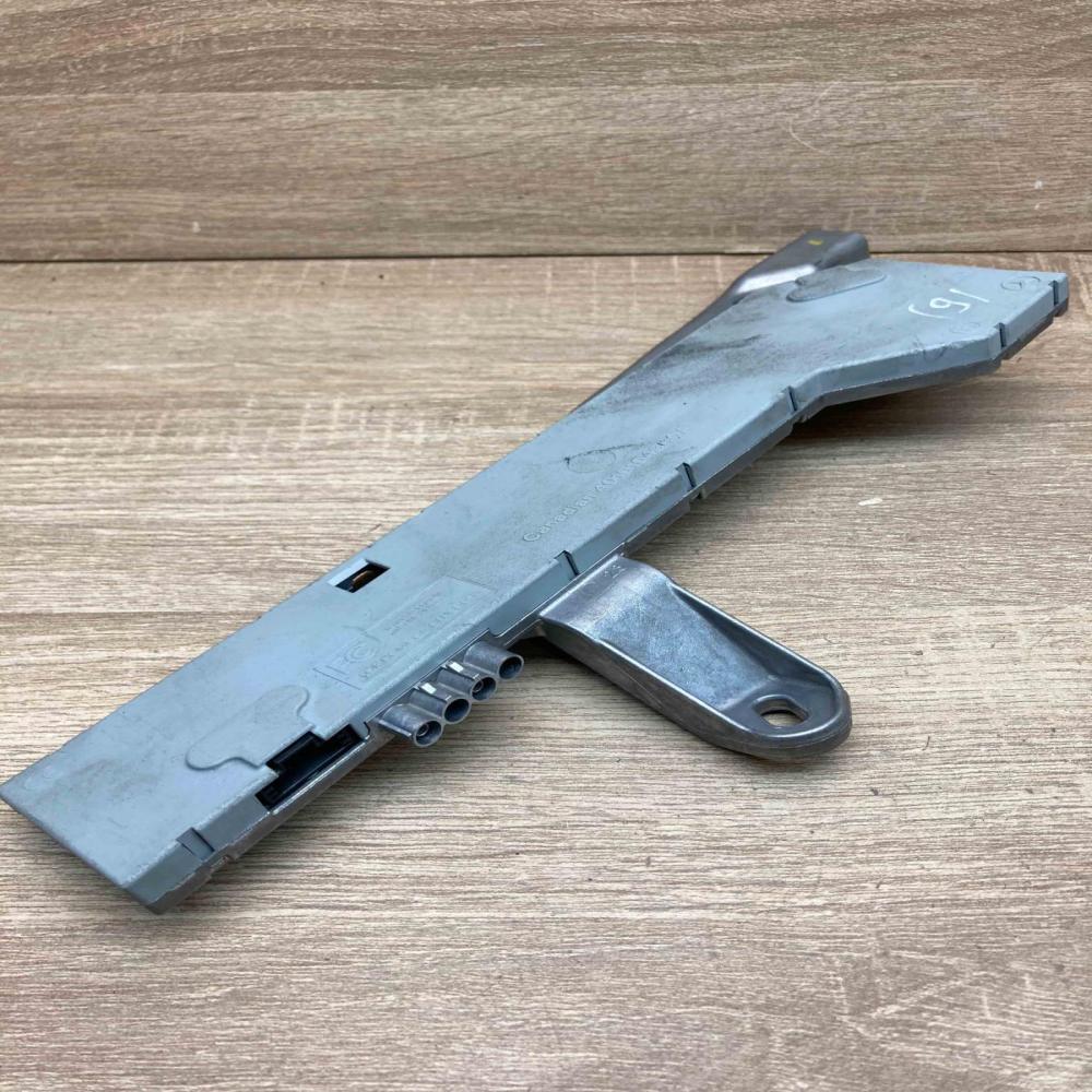 A2198200189   Aerial antenna amplifier Mercedes-Benz CLS C219