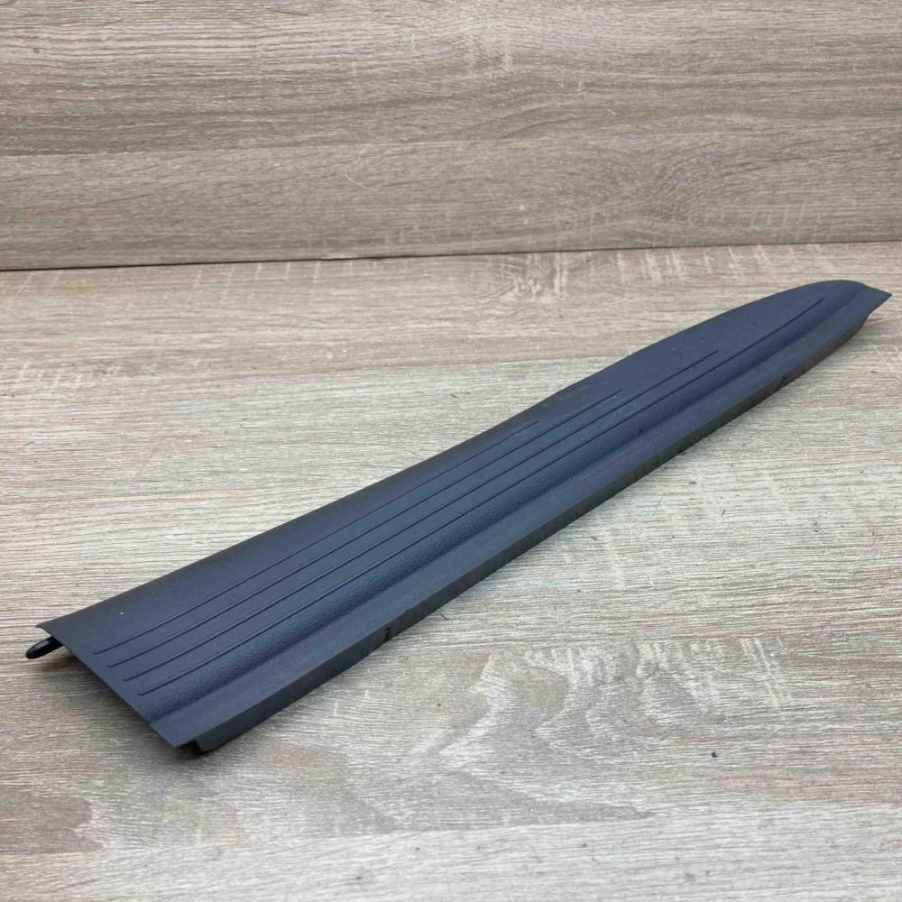 A2116805335   Rear sill trim cover Mercedes-Benz E W211