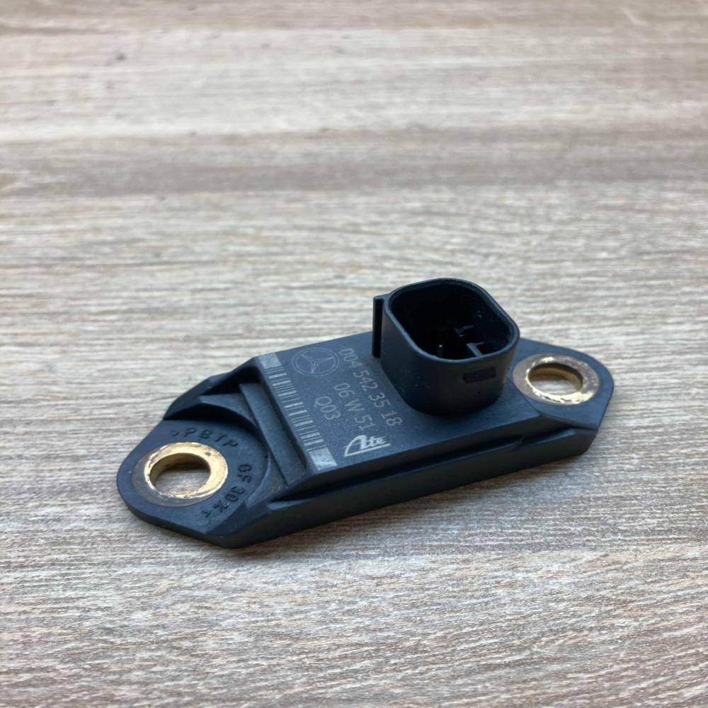 0045423518   Airbag deployment crash/impact sensor Mercedes-Benz E W211
