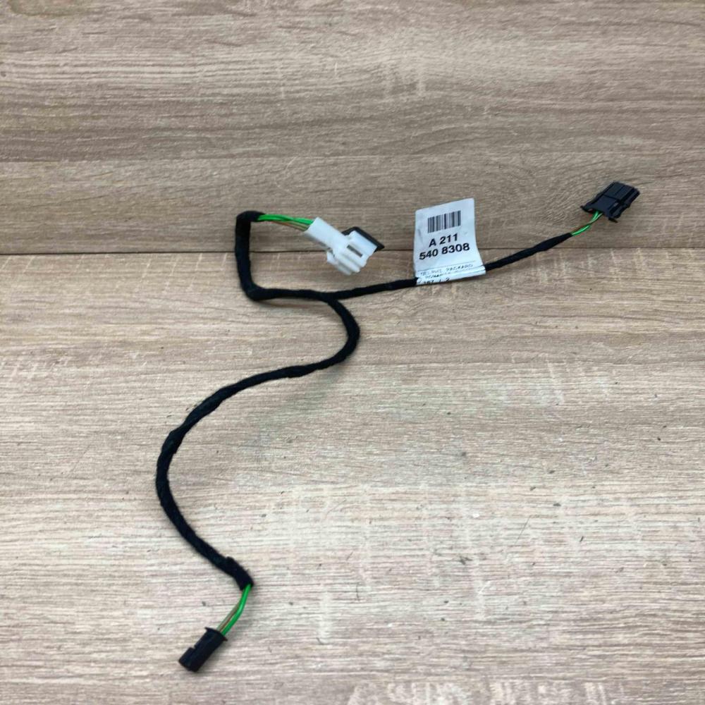 A2115408308   Plug wire Mercedes-Benz E W211