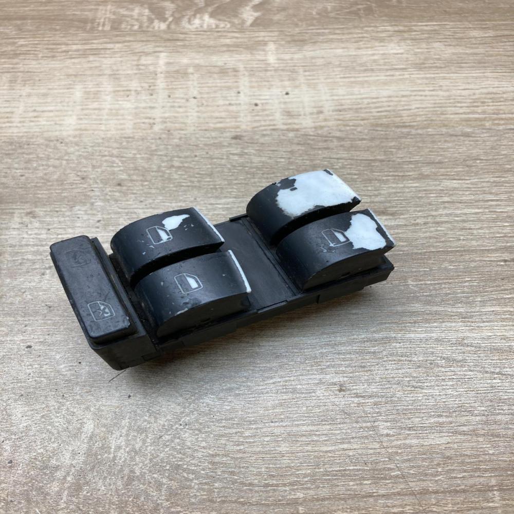 VW window switch   Electric window control switch Volkswagen Jetta V