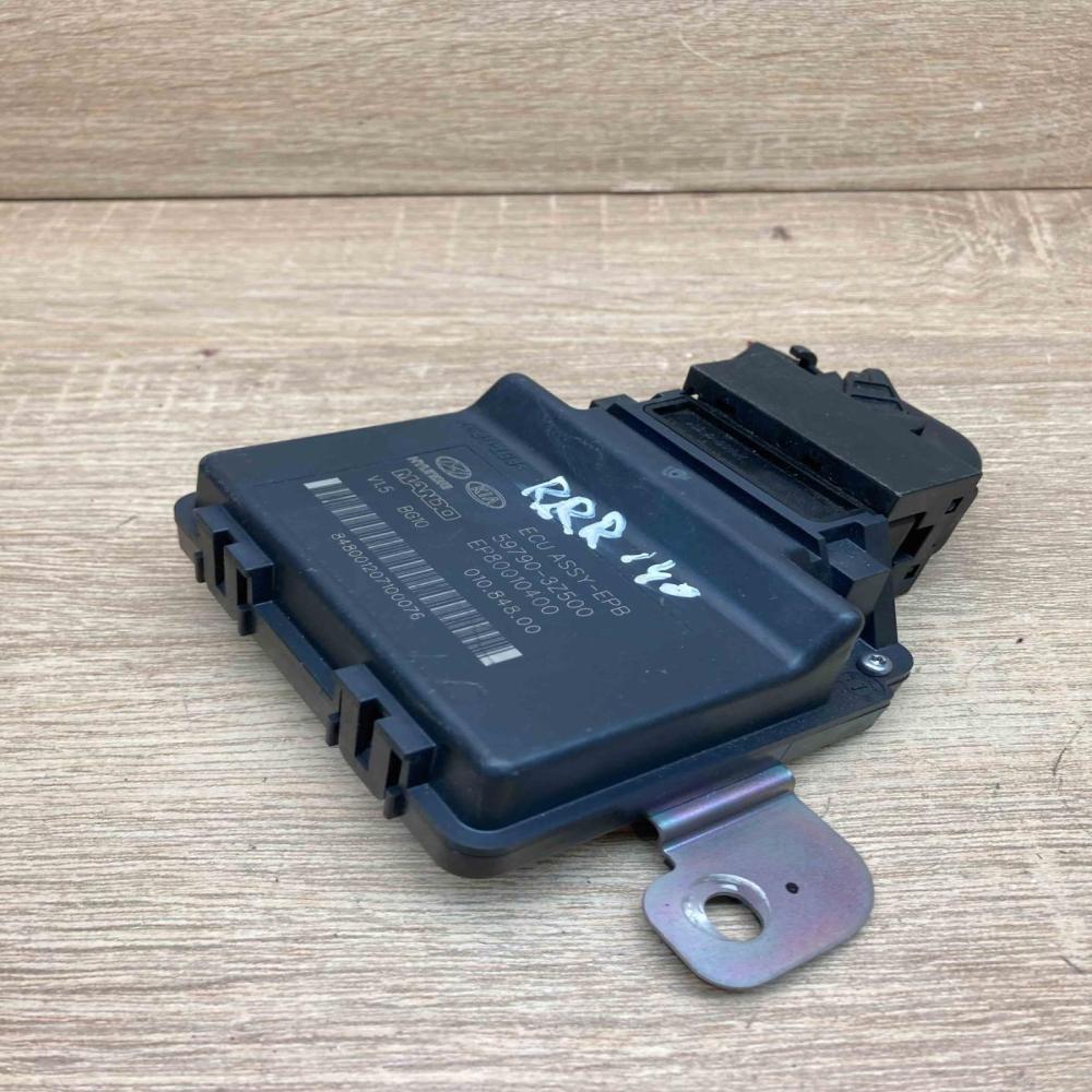 59790 3Z500 EP80010400 With Plug Hand brake control module Hyundai i40