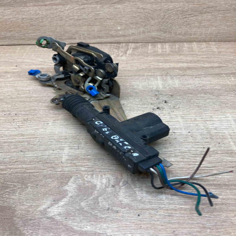 09193443   Front door lock Opel Omega B1
