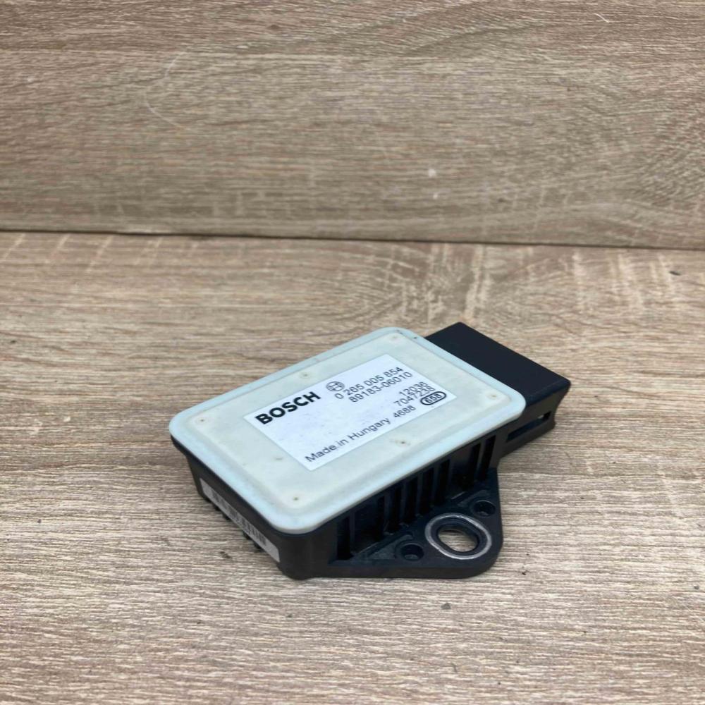 89183 06010 0265005854  ESP acceleration yaw rate sensor Toyota Auris 150