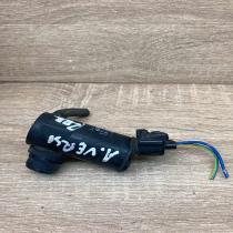85330 33020 060210 386 With Plug Windscreen/windshield washer pump Toyota Avensi