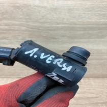 85330 33020 060210 386 With Plug Windscreen/windshield washer pump Toyota Avensi