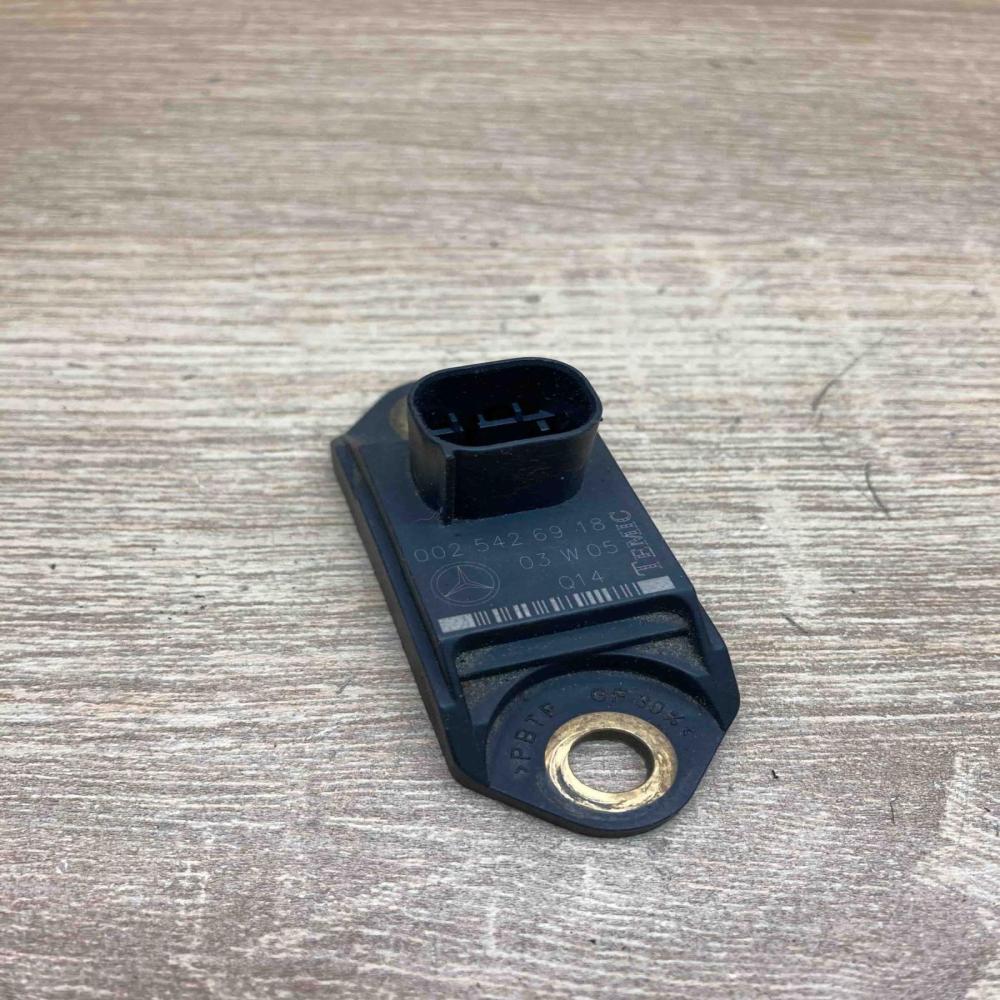 0025426918   Airbag deployment crash/impact sensor Mercedes-Benz S W220