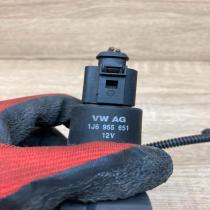 1J6955651  With Plug Windscreen/windshield washer pump Volkswagen Touareg I