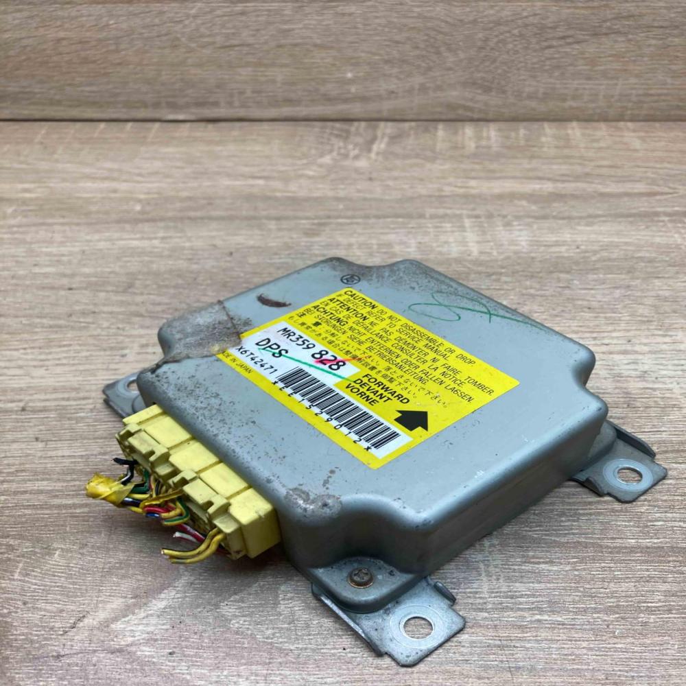 MR359828 X6T42471 Used With Plug Airbag control unit/module Mitsubishi Colt