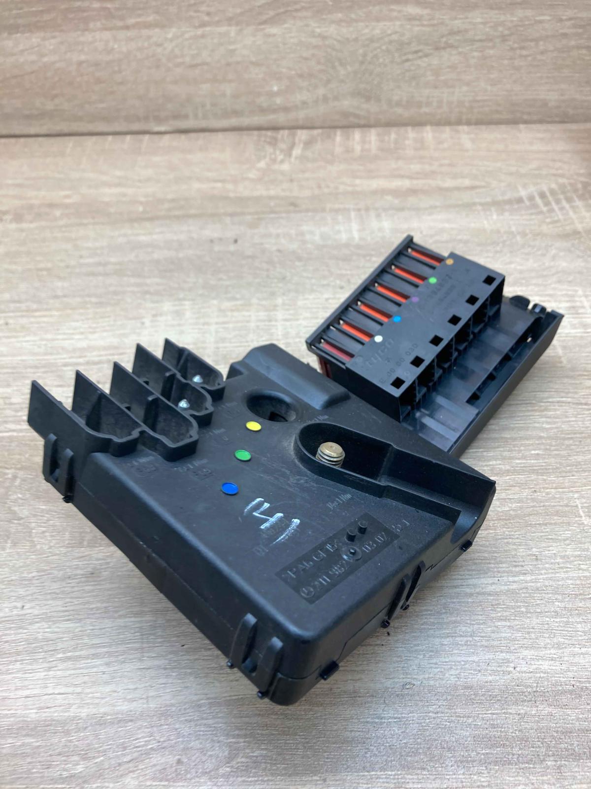 2119820302 0 1394838 1A  Fuse module Mercedes-Benz E W211