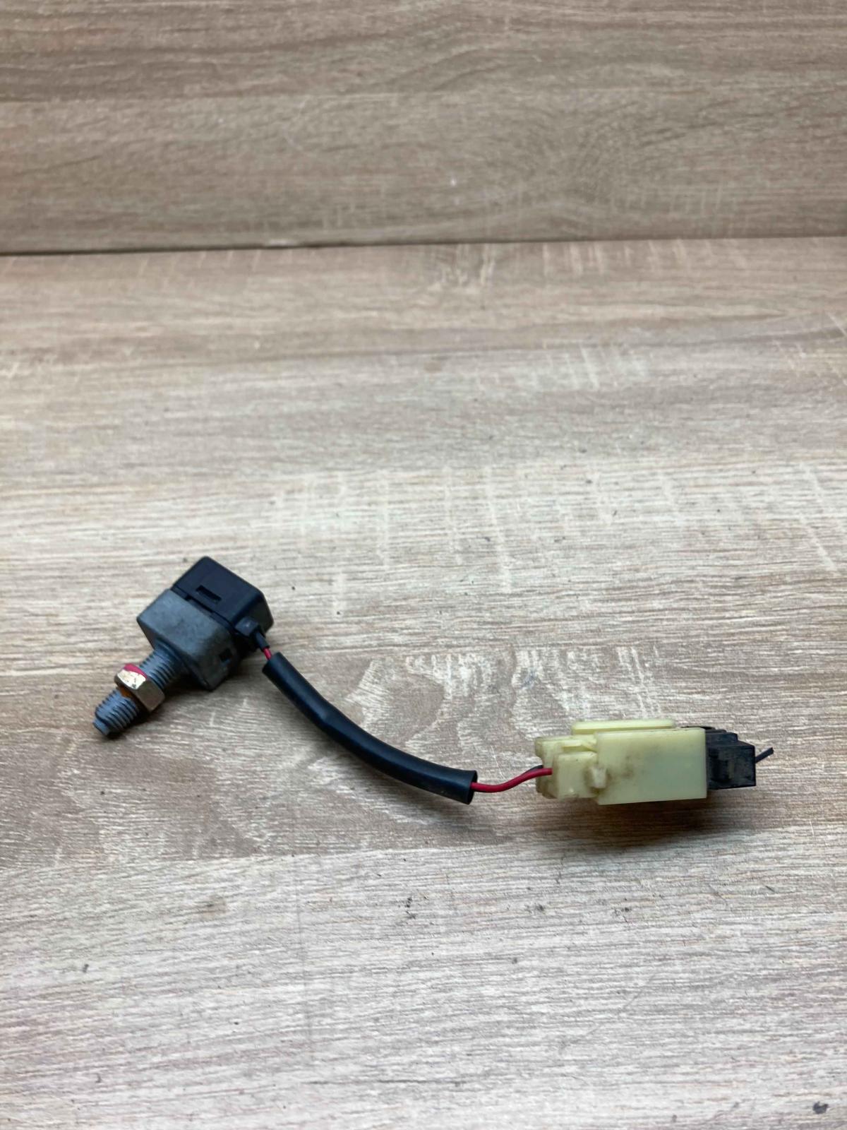 93840 38000   Clutch pedal sensor Hyundai Elantra