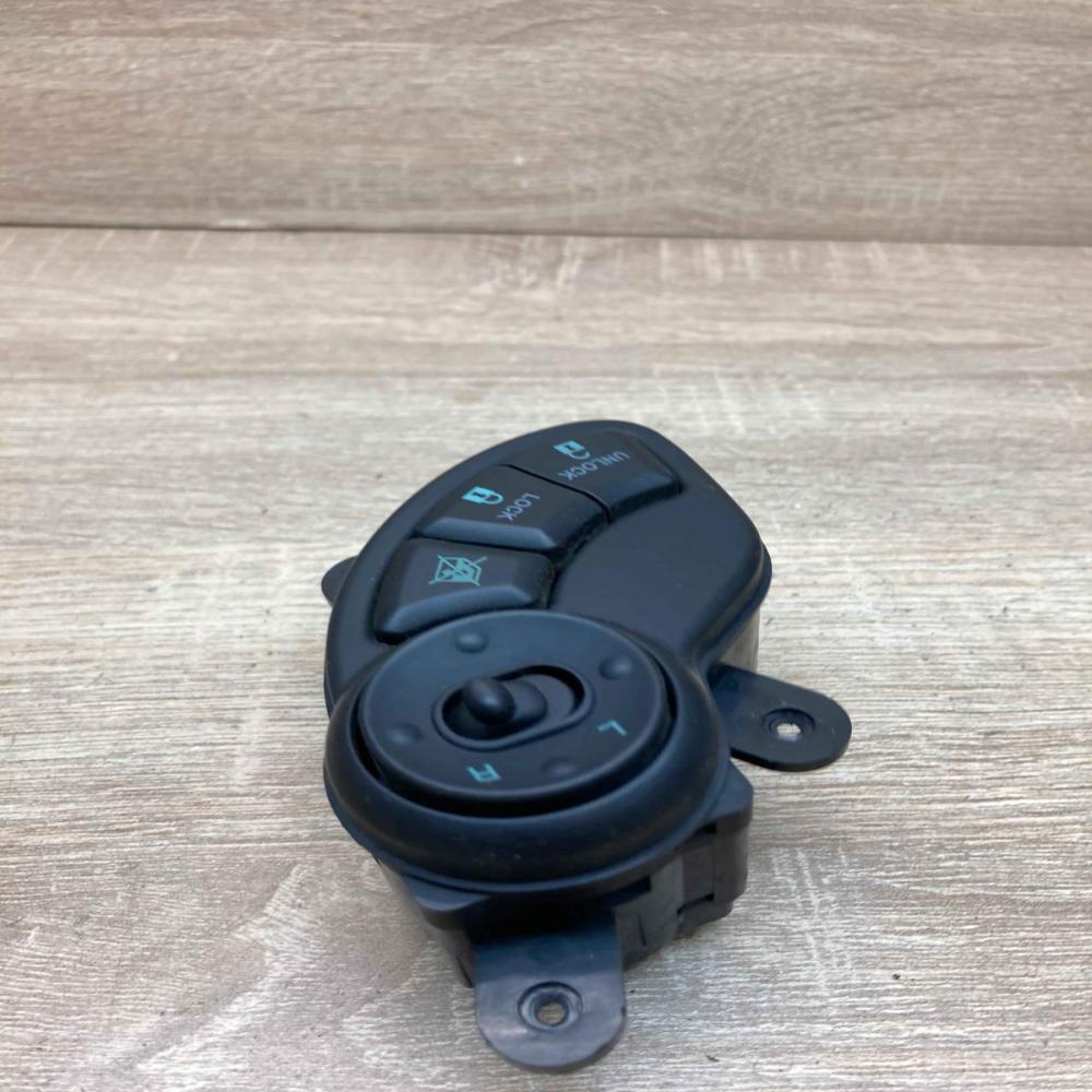 93530 26000 93530 26020  Wing mirror switch Hyundai Santa Fe