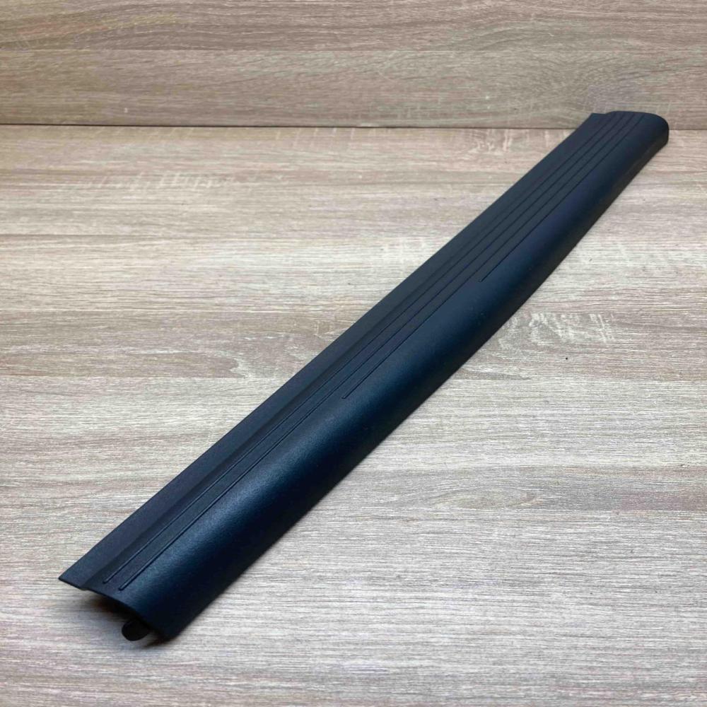 A2116801835   Front sill trim cover Mercedes-Benz E W211