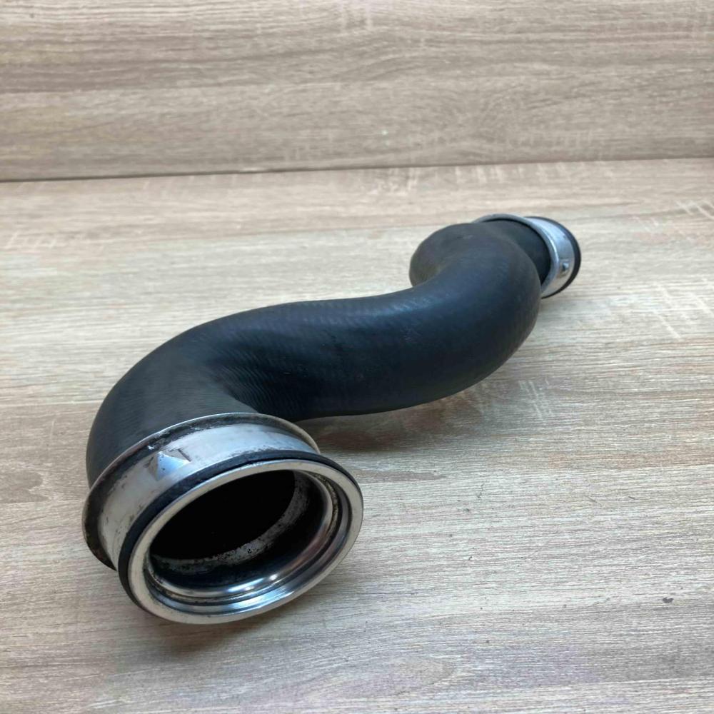 Coolant Hose   Intercooler hose/pipe Volkswagen Golf V